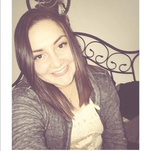 Meet your Posher, Kaila